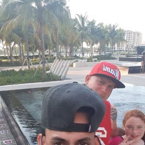 Meet your Posher, Carlos